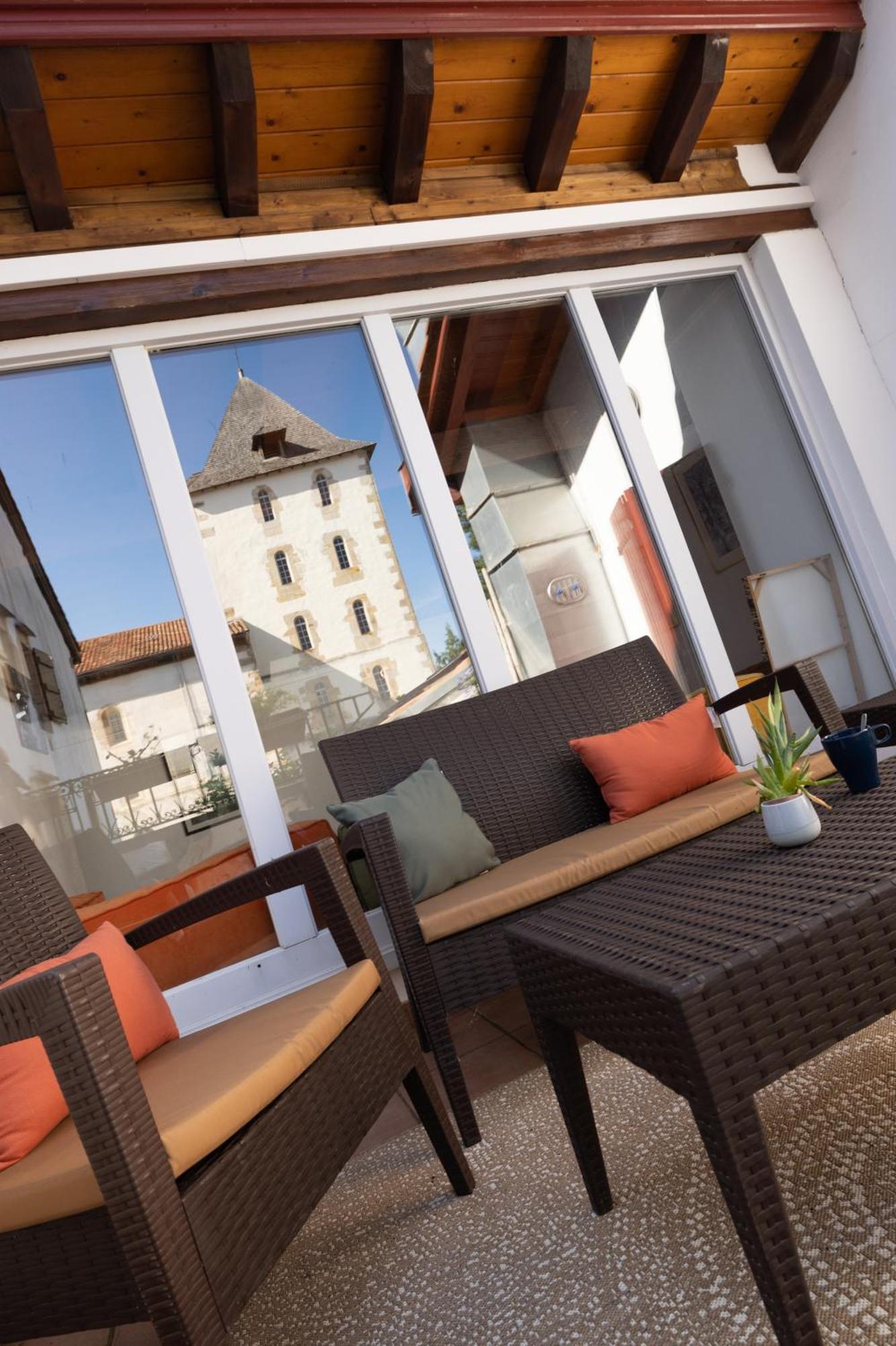 Hotel Lastiry Sare Bagian luar foto